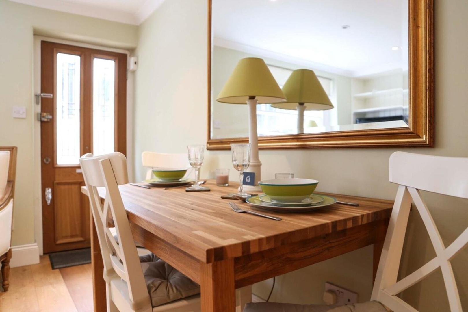 Stunning Chelsea Nest *