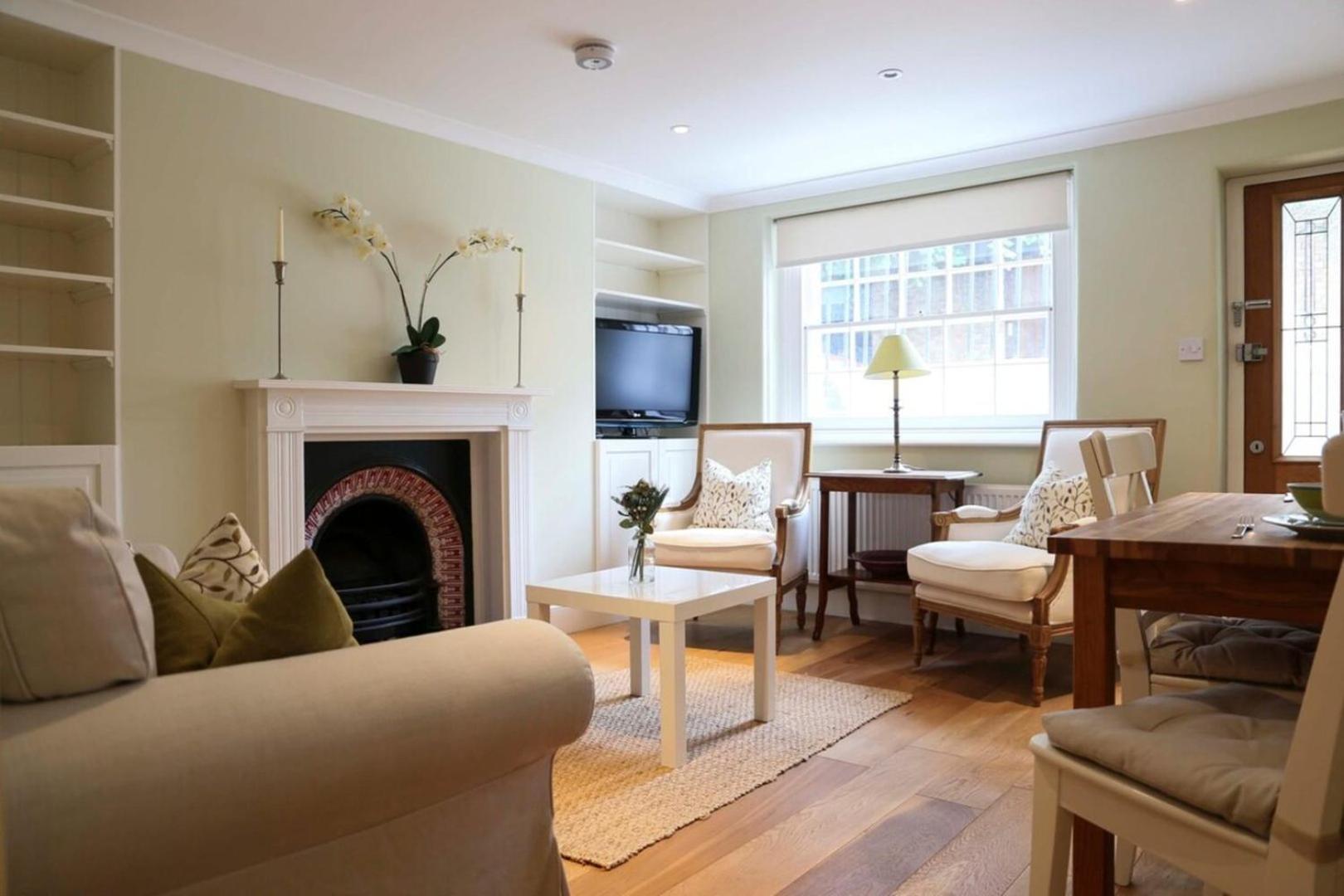 Stunning Chelsea Nest * London